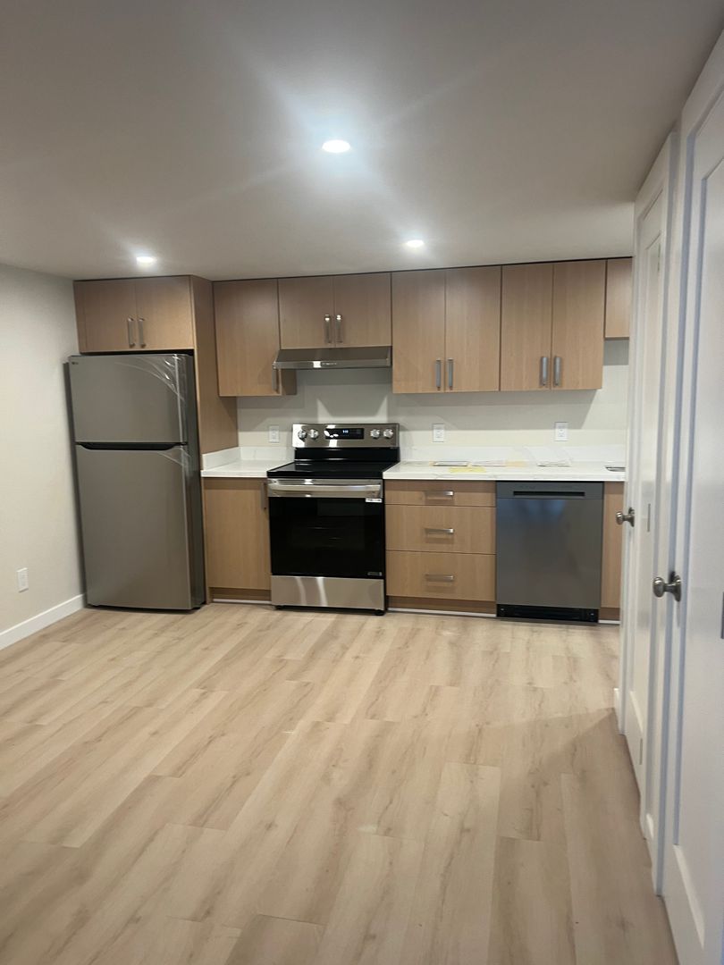 Seattle Apartment: 4821 Fauntleroy Way SW
