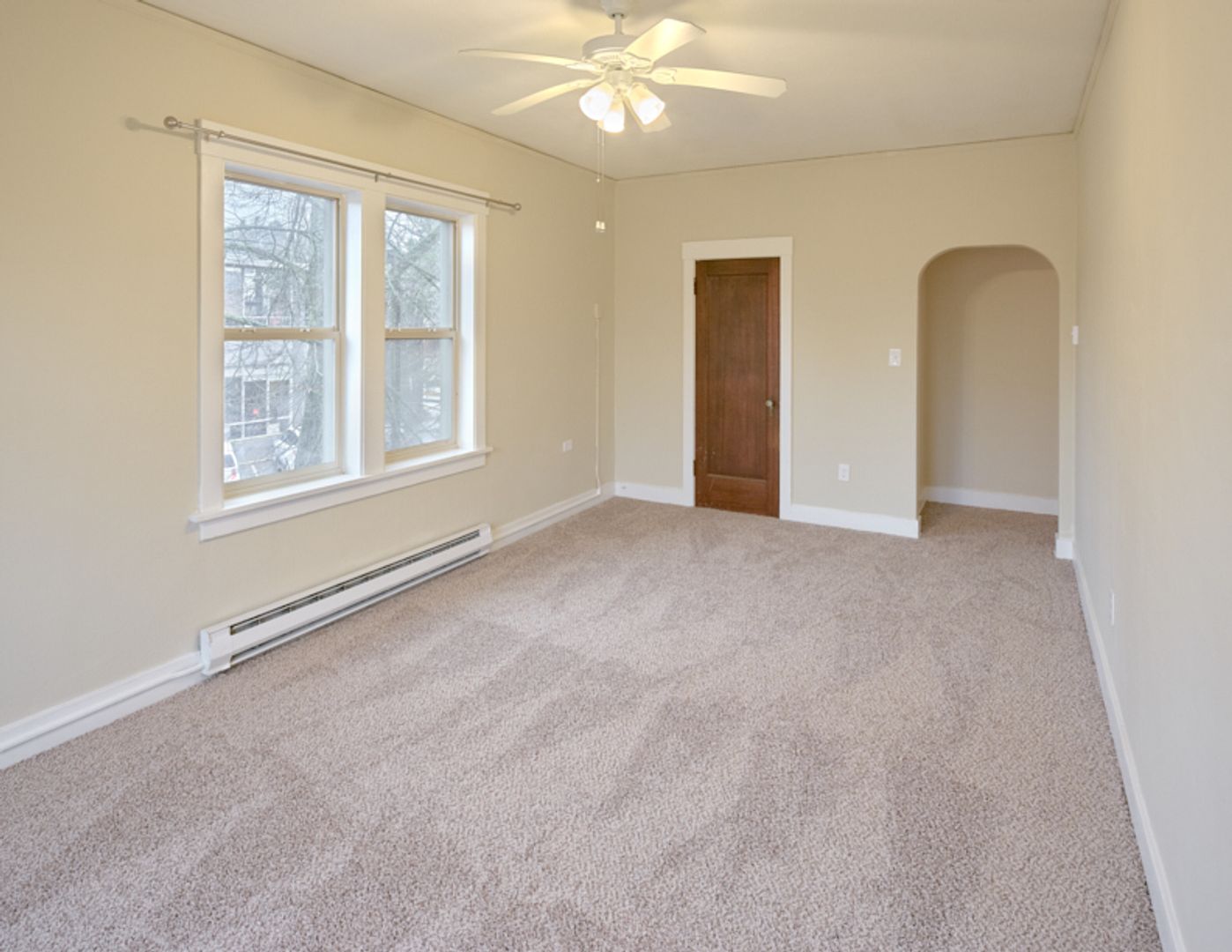 Kent Apartment: 220 West Meeker Street