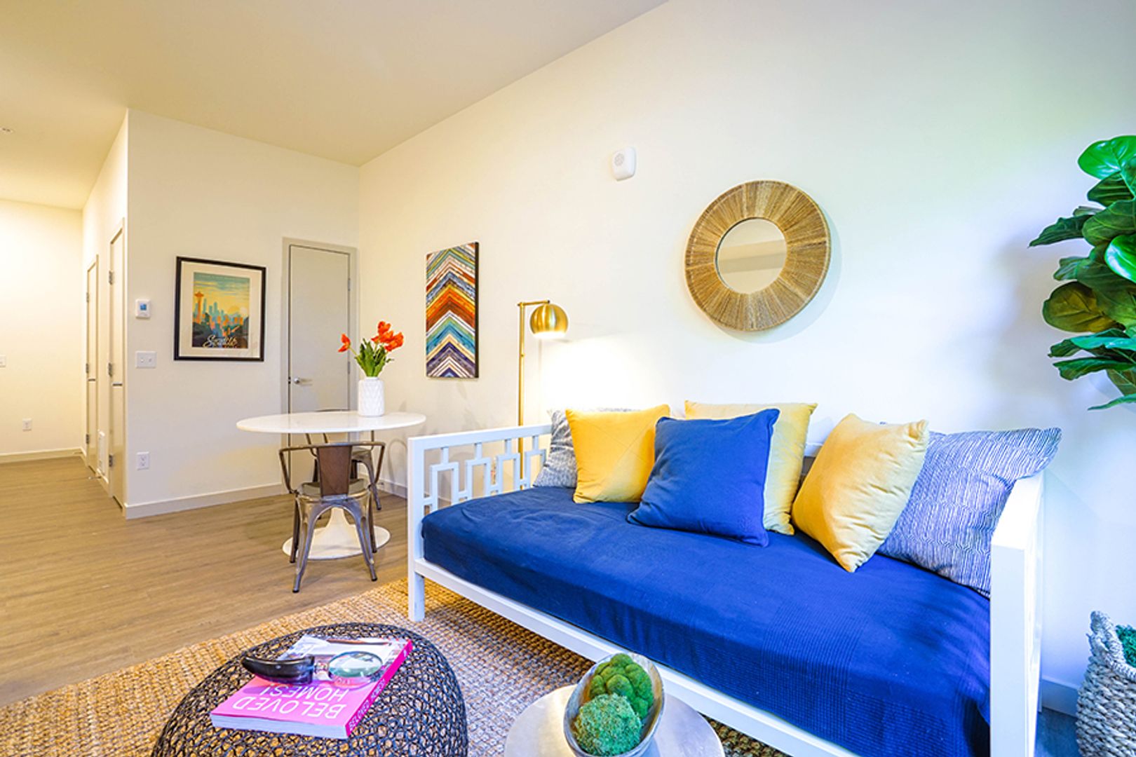 Seattle Apartment: 4025 Stone Way N