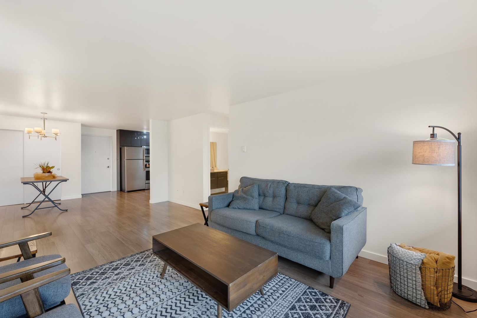 Seattle Apartment: 411 W Republican ST
