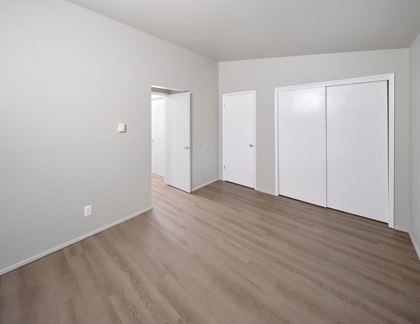 Seattle Apartment: 12315 28th Ave NE