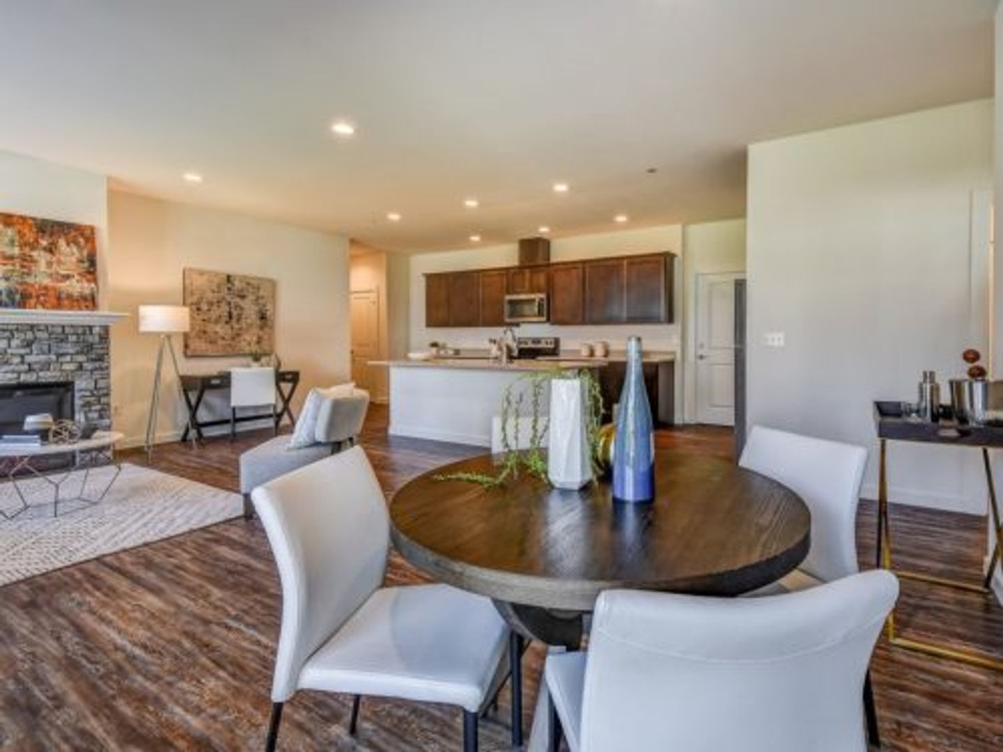 North Bend Apartment: 220 SE Orchard Dr