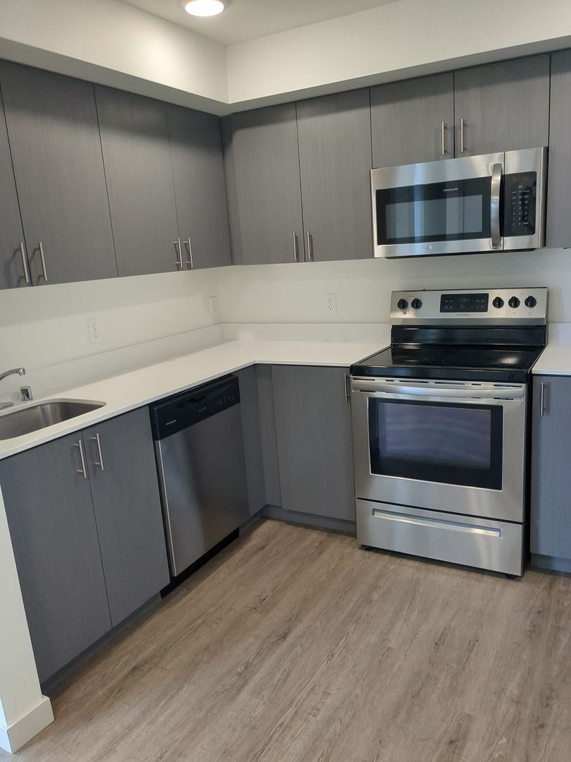 Seattle Apartment: 6404 9th Ave NE