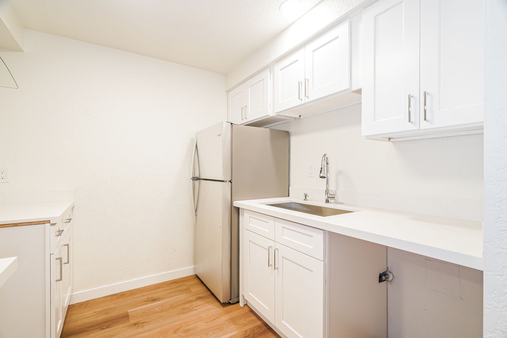 Everett Apartment: 5701 & 5707 Highway Place