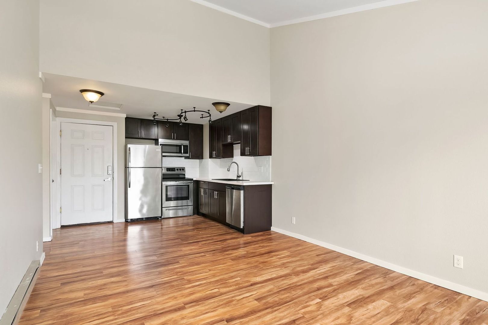 Seattle Apartment: 1120 N 93rd St