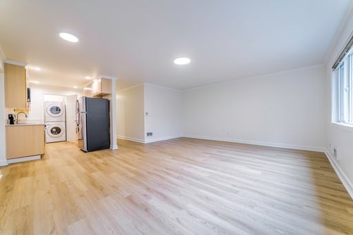 Newly Renovated 2 Bedroom with Puget Sound Views in West Seattle – photo 1