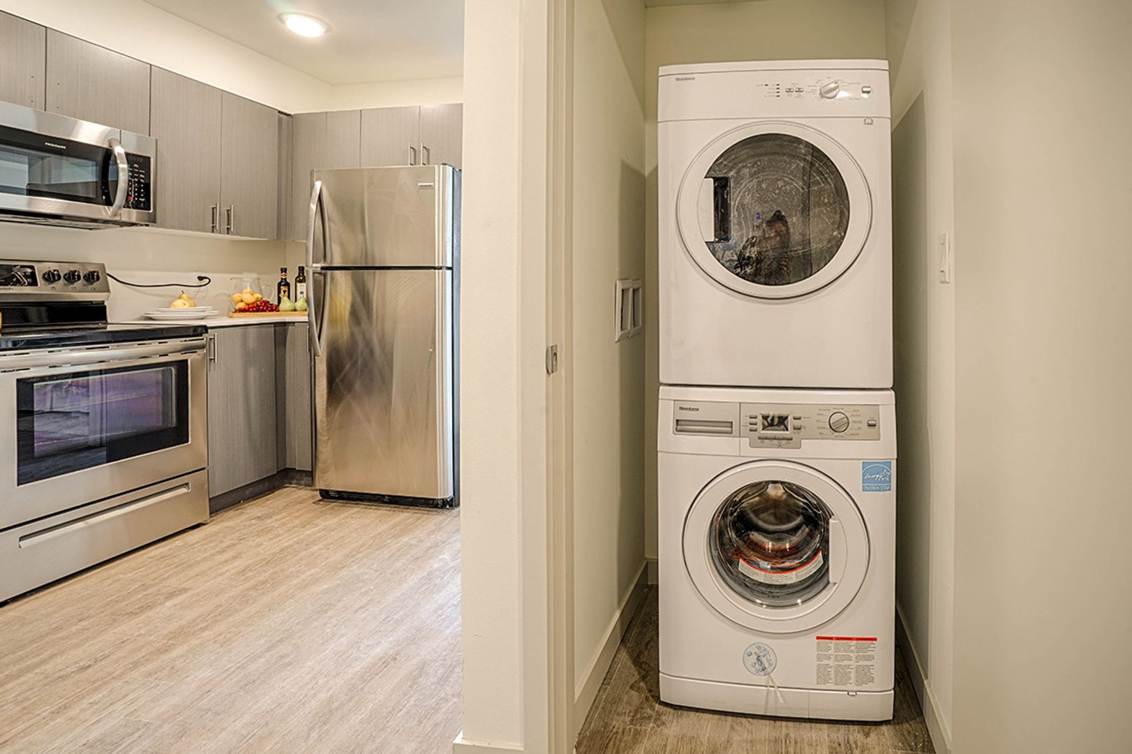 Seattle Apartment: 6404 9th Ave NE