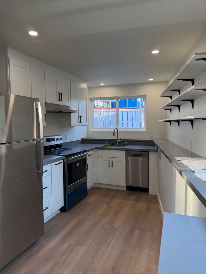 Seattle Apartment: 119 19th Ave
