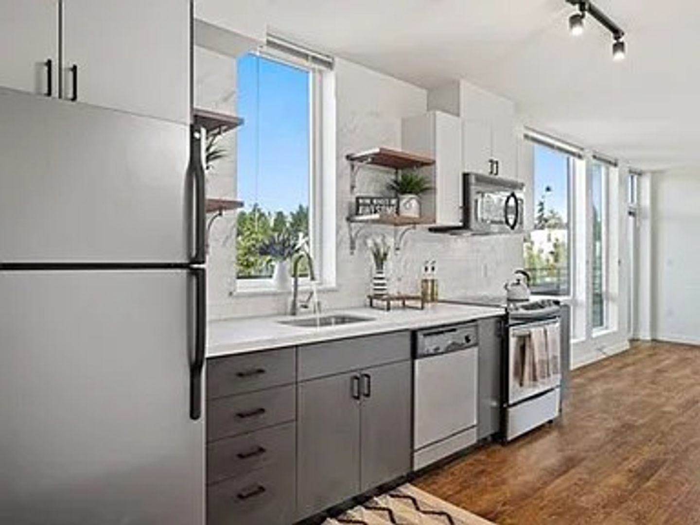 Seattle Apartment: 4111 Stone Way N