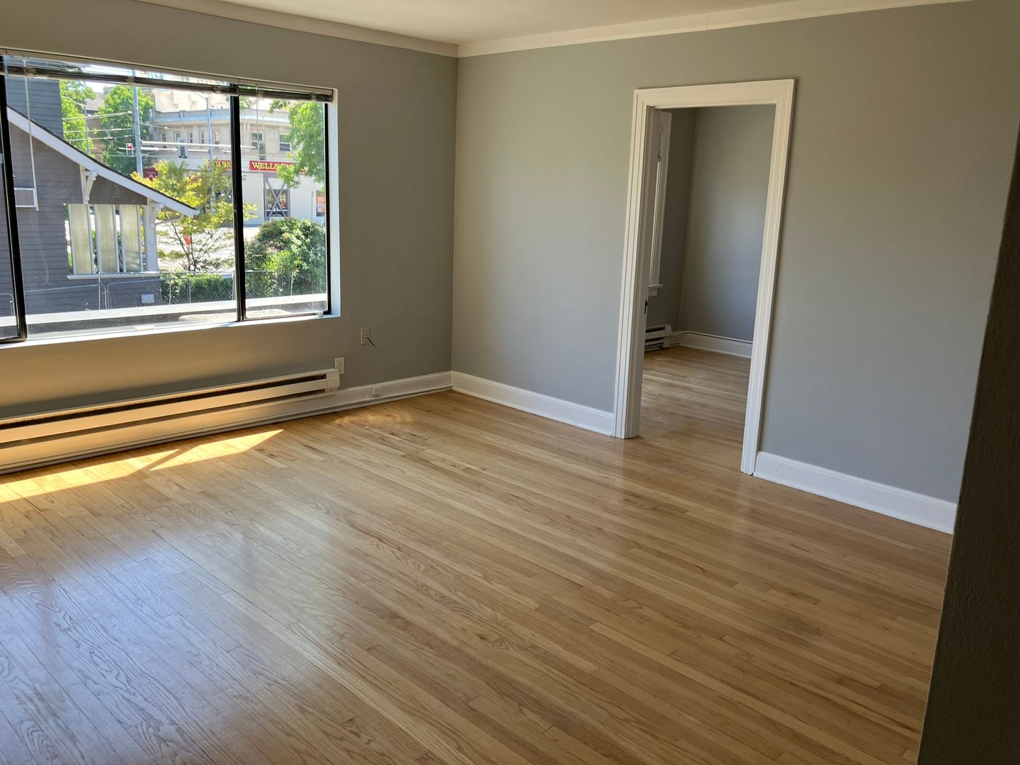 Seattle Apartment: 1620 N 45th St