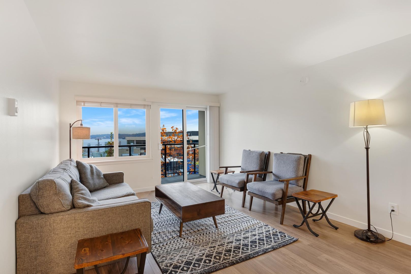 Seattle Apartment: 411 W Republican ST