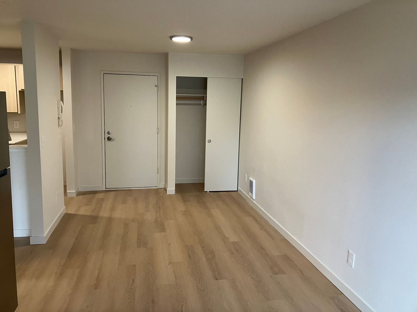 Seattle Apartment: 3624 Phinney Ave N