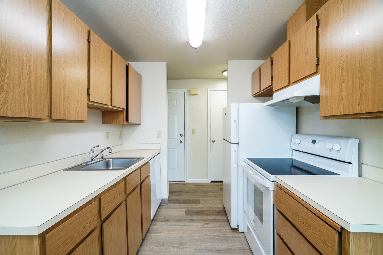 Everett Apartment: 5709 Highway Place