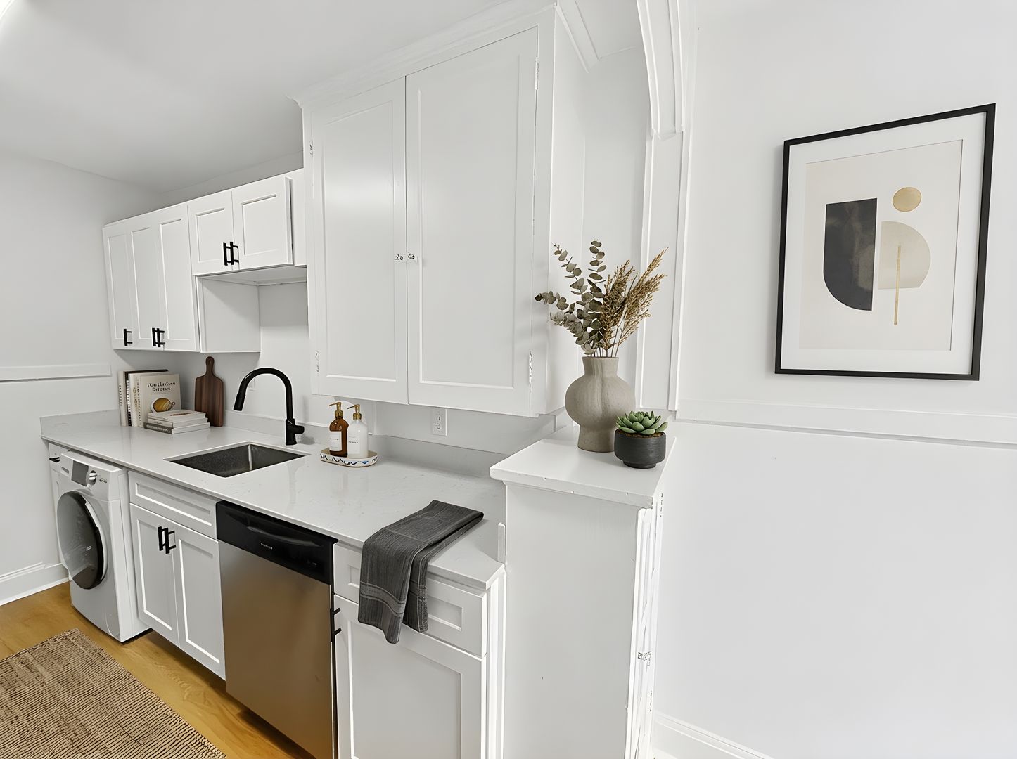Seattle Apartment: 603 Pontius Ave North
