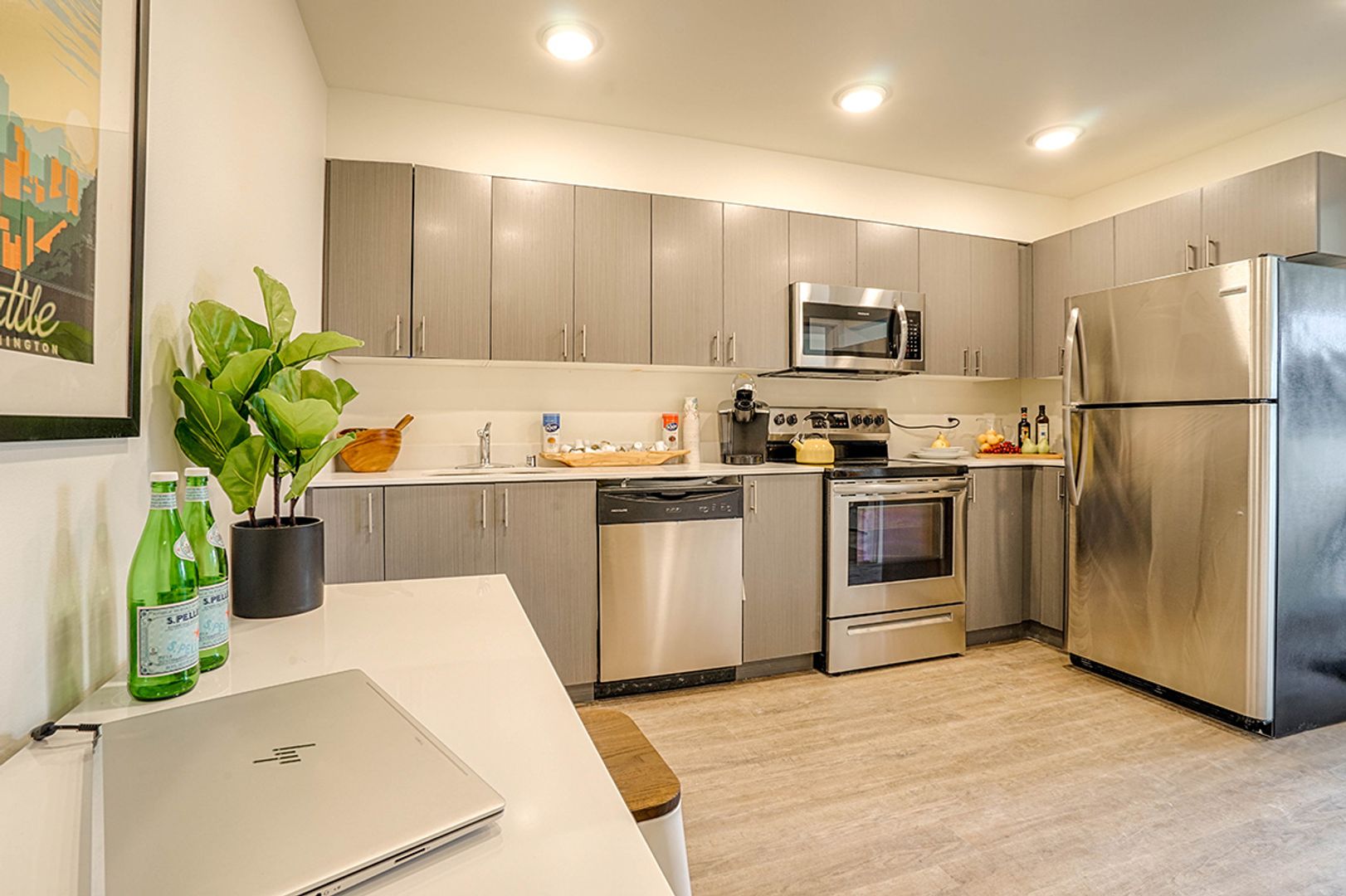 Seattle Apartment: 6404 9th Ave NE