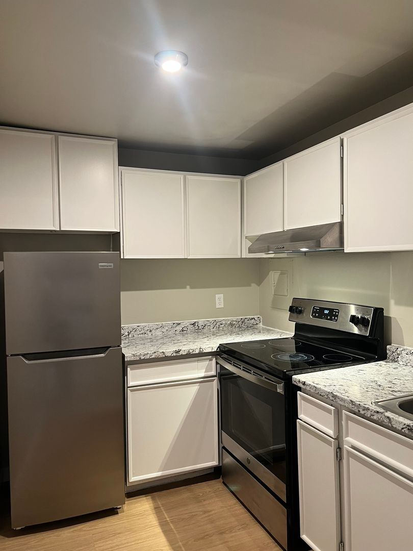 Seattle Apartment: 119 19th Ave