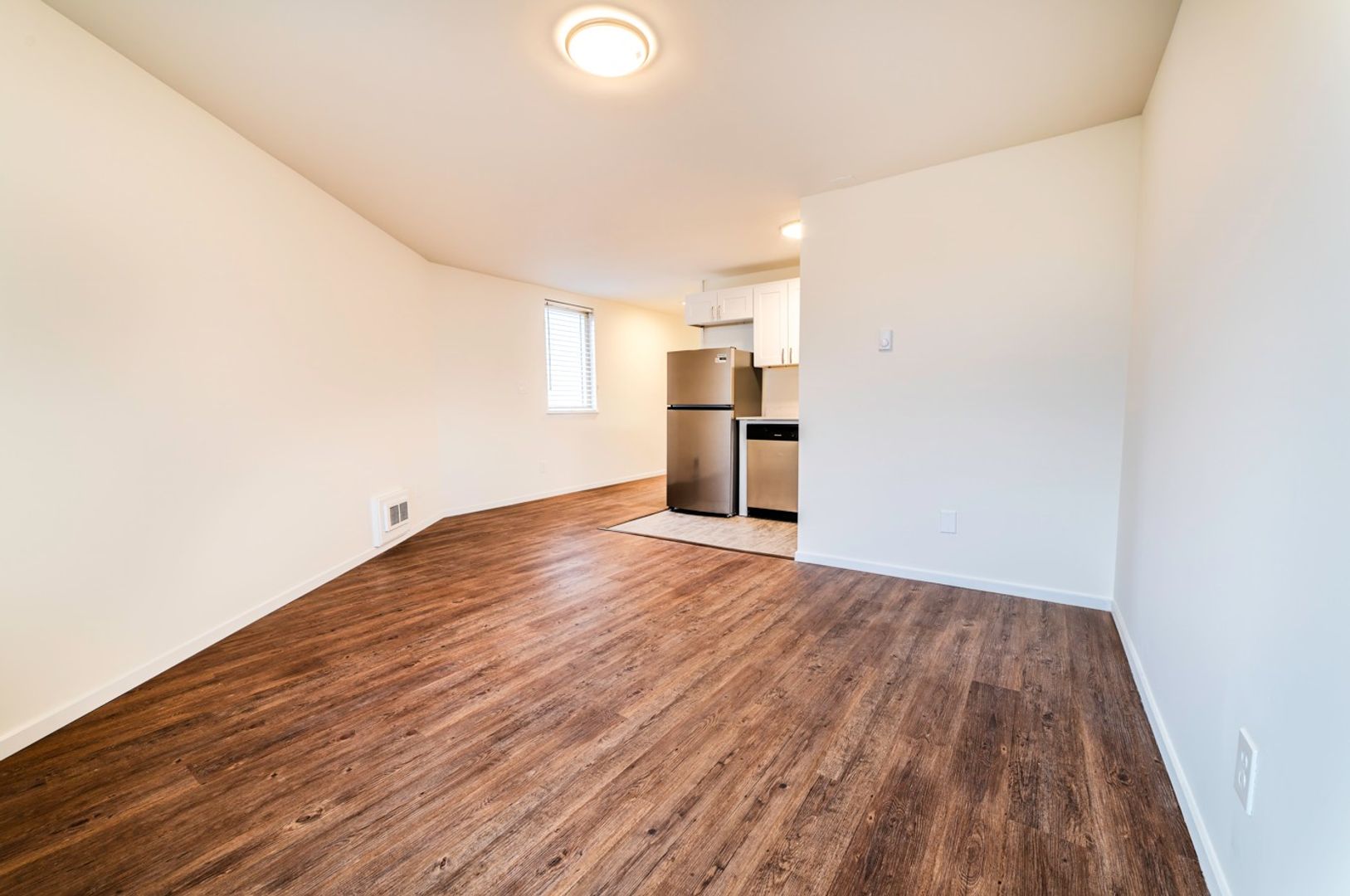 Seattle Apartment: 5121 17th Ave NW