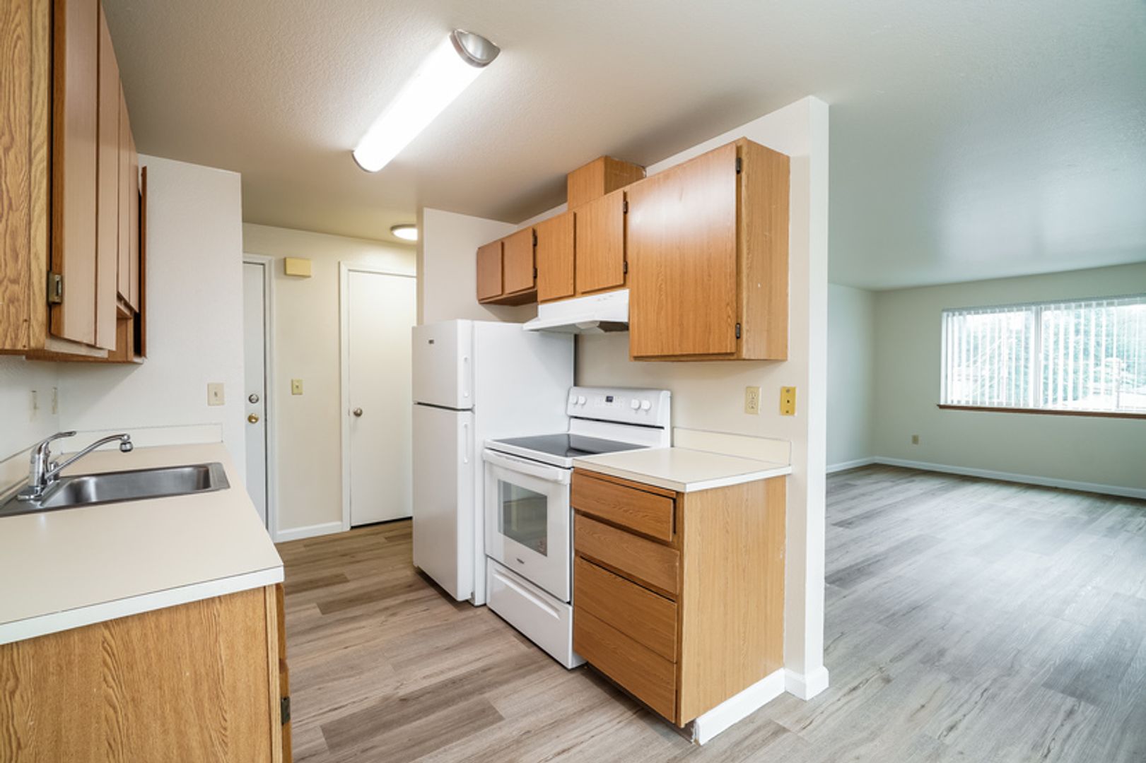 Everett Apartment: 5709 Highway Place