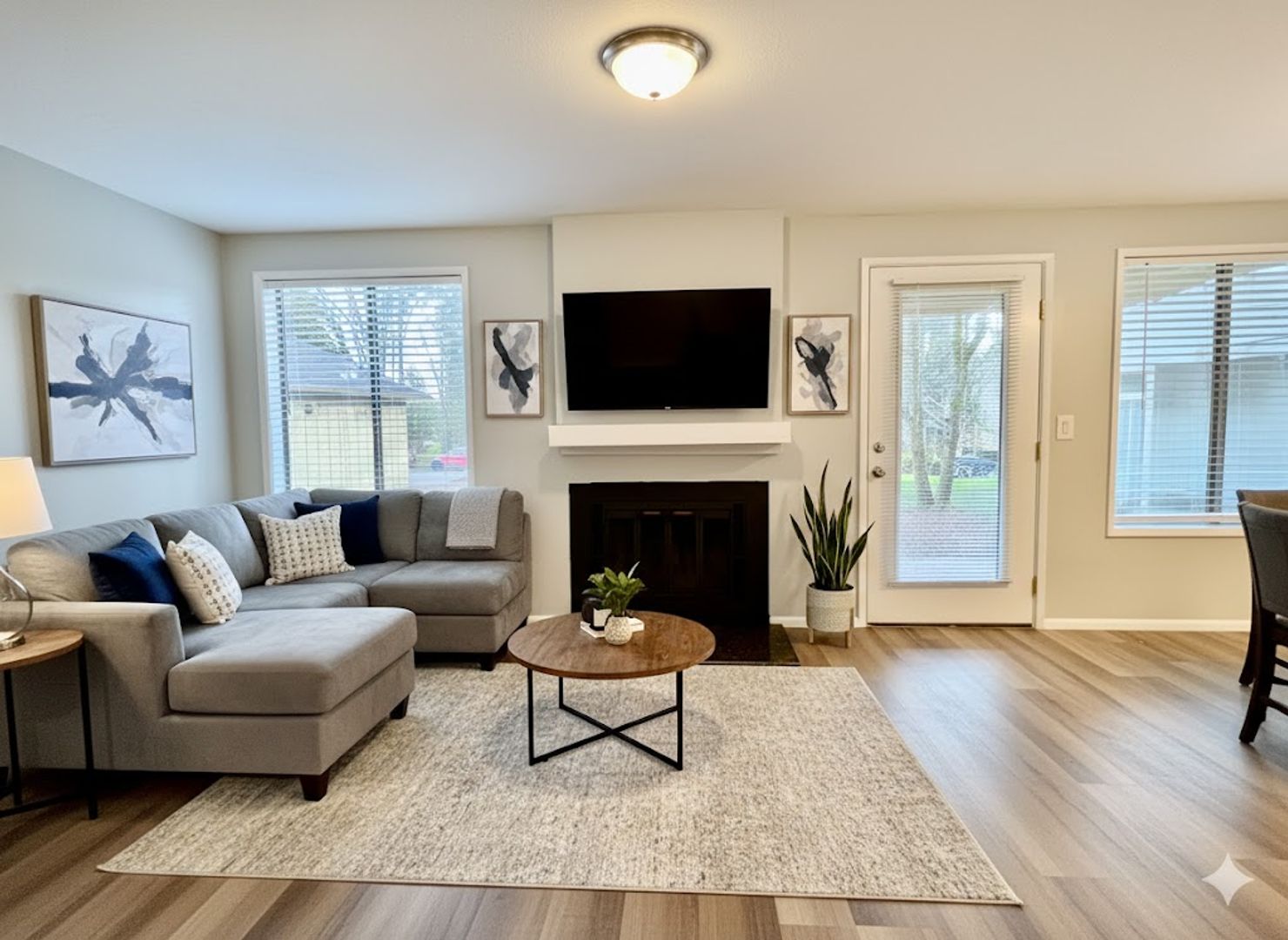 LAKE OSWEGO Apartment: 7191 - 7201 SW MONTAUK CIR