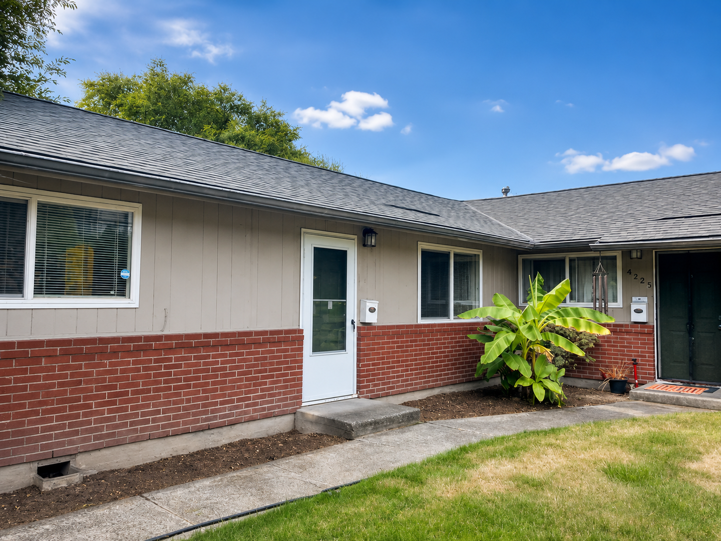 BEAVERTON Apartment: 4955 SW LOMBARD AVE