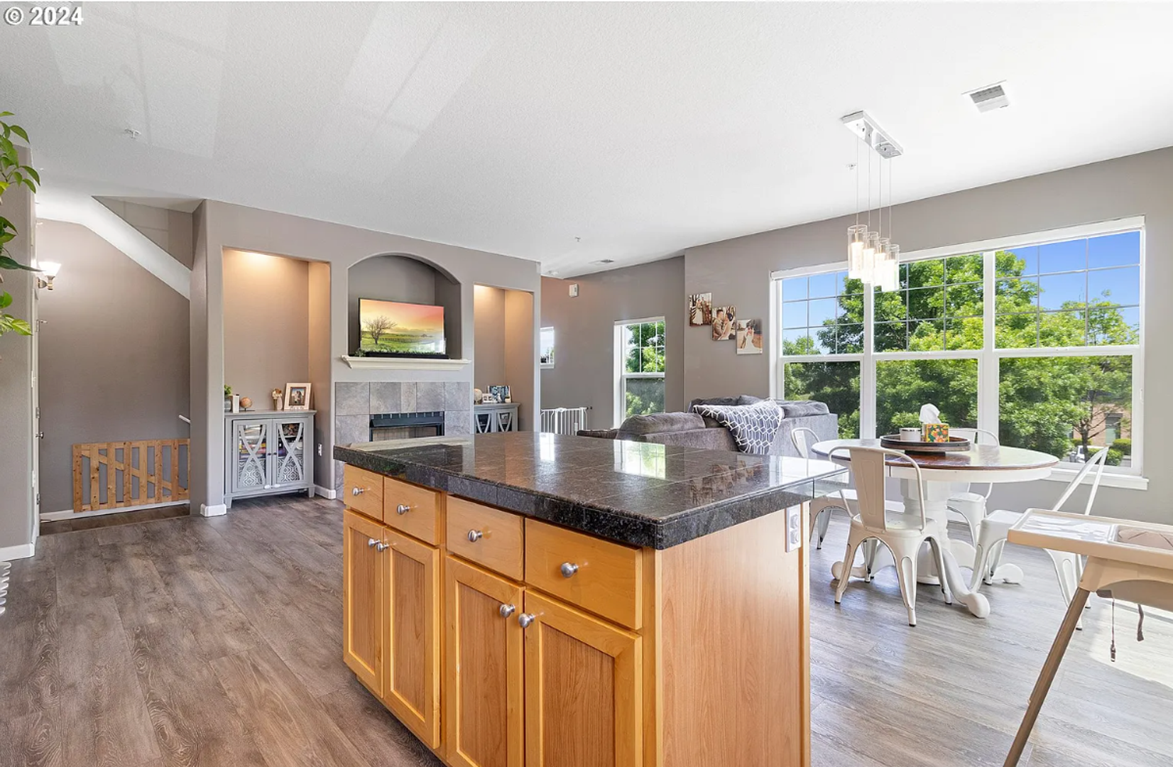 SHERWOOD Townhome: 22802 SW FOREST CREEK DR.