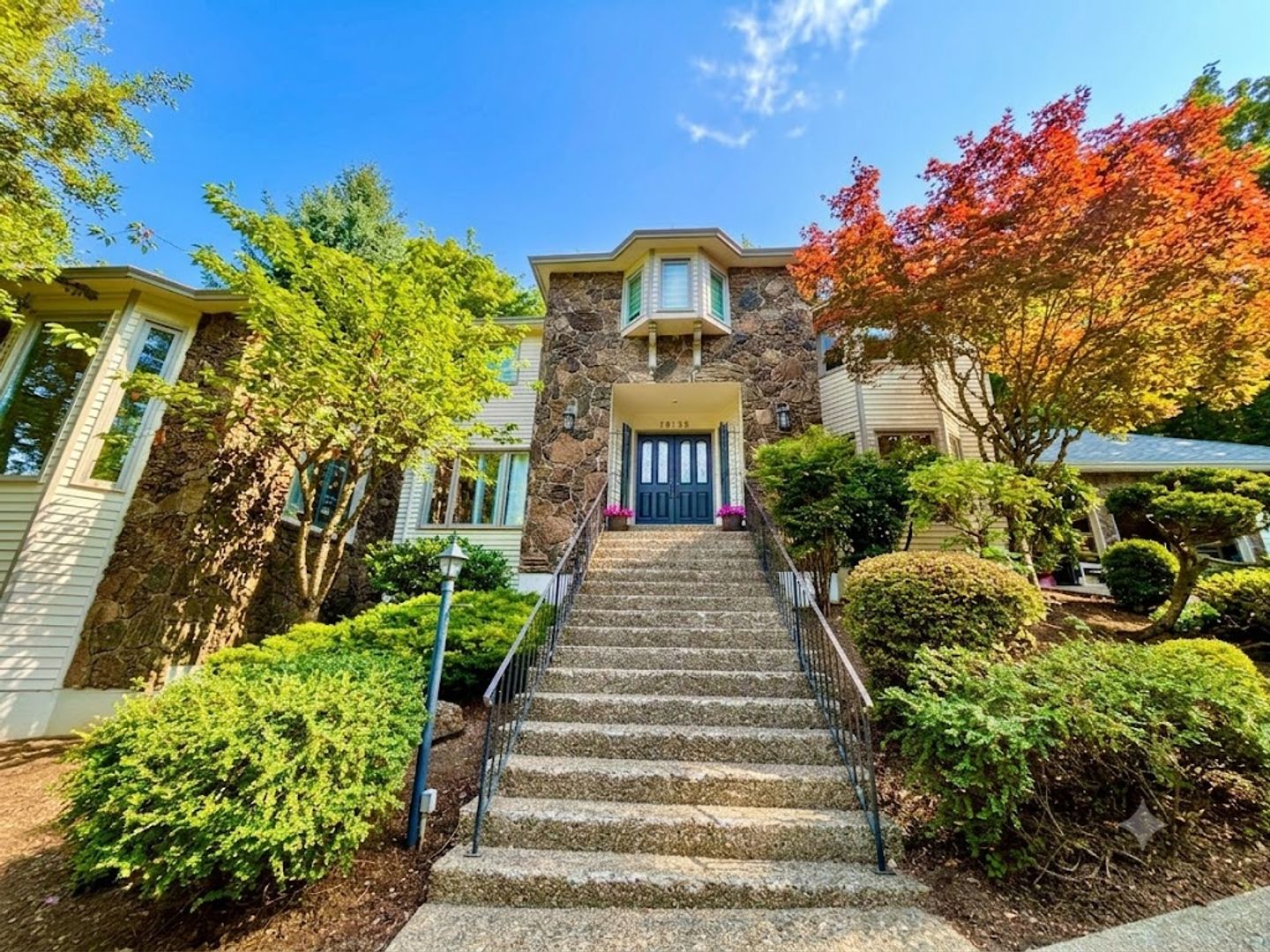 LAKE OSWEGO House: 18132 WESTVIEW DRIVE