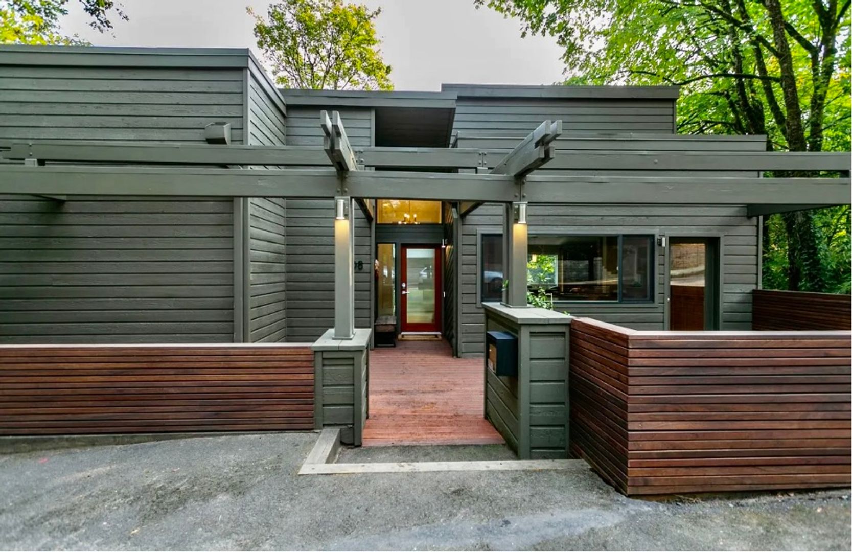 PORTLAND House: 3108 SW BENNINGTON DRIVE
