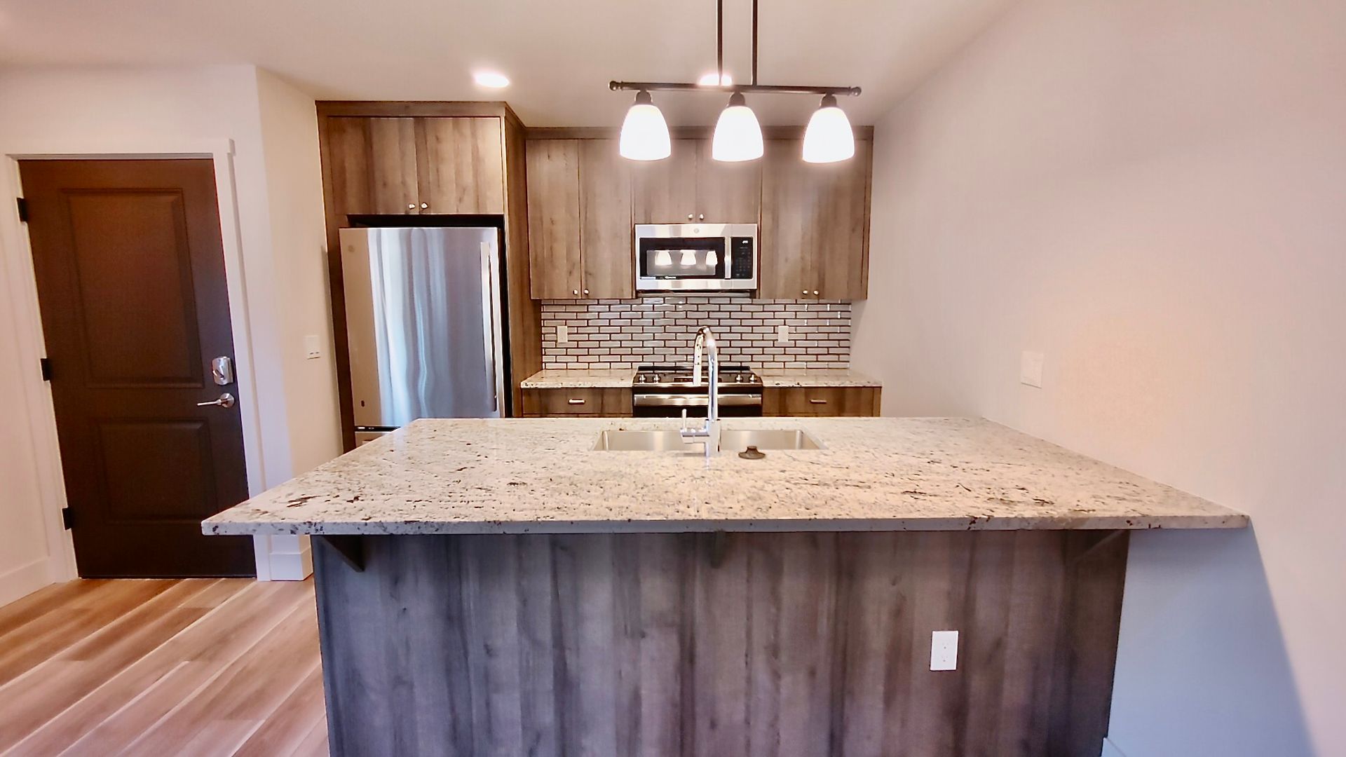 LAKE OSWEGO Apartment: 15948 QUARRY RD.