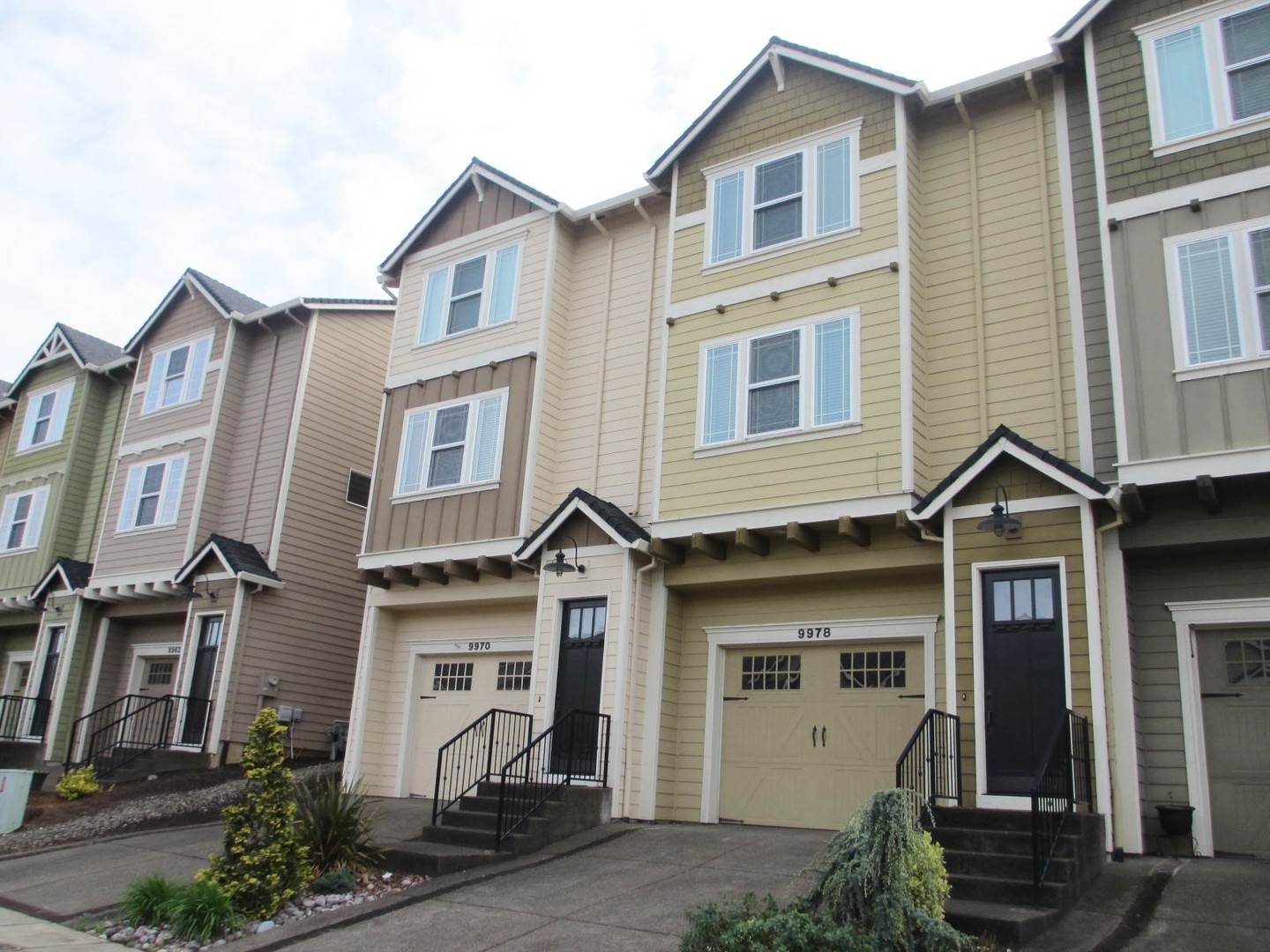 HAPPY VALLEY House: 10012 SE OLD TOWN CT