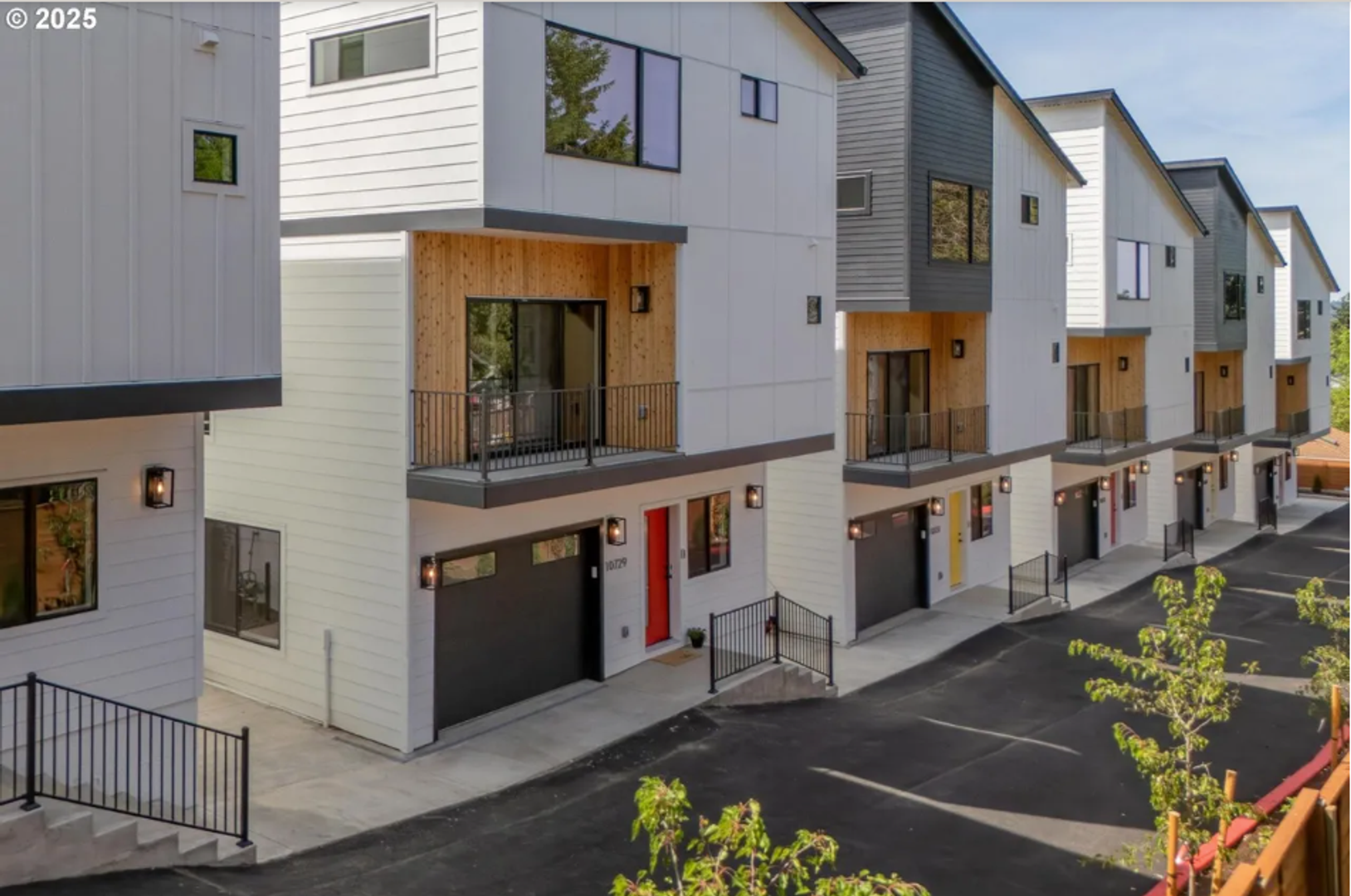 PORTLAND House: 10731 NE FREMONT ST