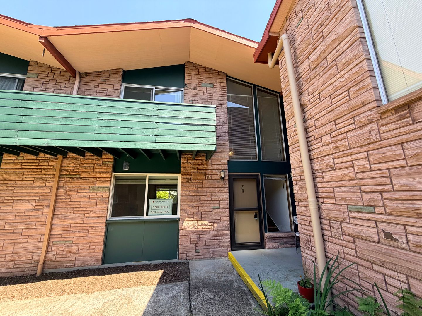 PORTLAND House: 7640 SE YAMHILL ST.