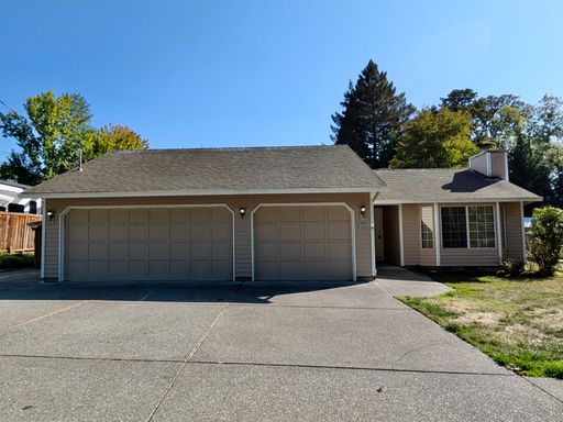 Charming 3-Bed, 2-Bath Single-Level Home with 3-Car Garage in an Excellent Location in Tigard! – photo 1