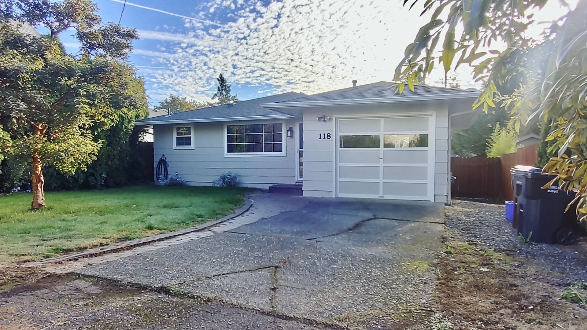 OREGON CITY House: 118 JERSEY AVE.