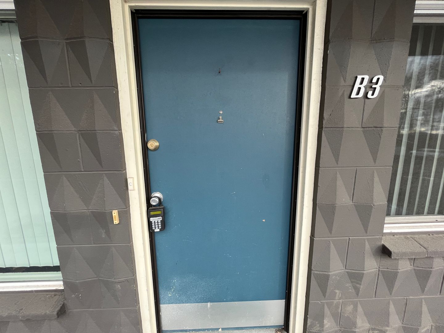 PORTLAND Apartment: 5235 SE LAMBERT ST.