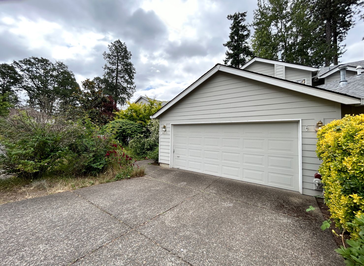 TIGARD House: 9271 SW CLARIDGE DR.
