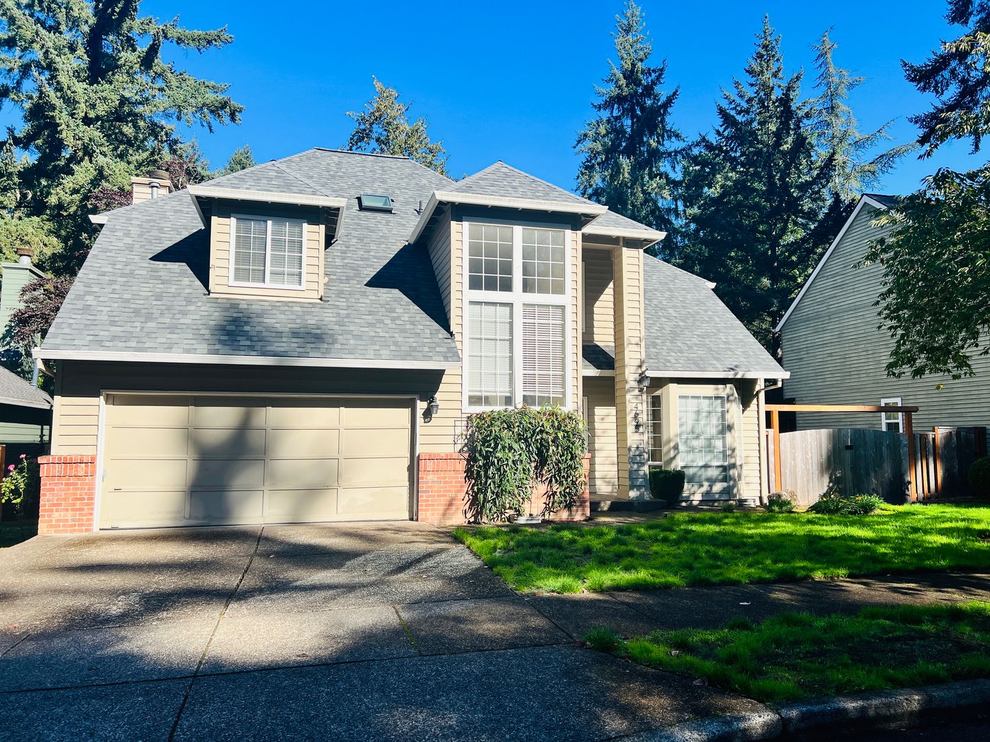 LAKE OSWEGO House: 4695 BLACK FOREST CT