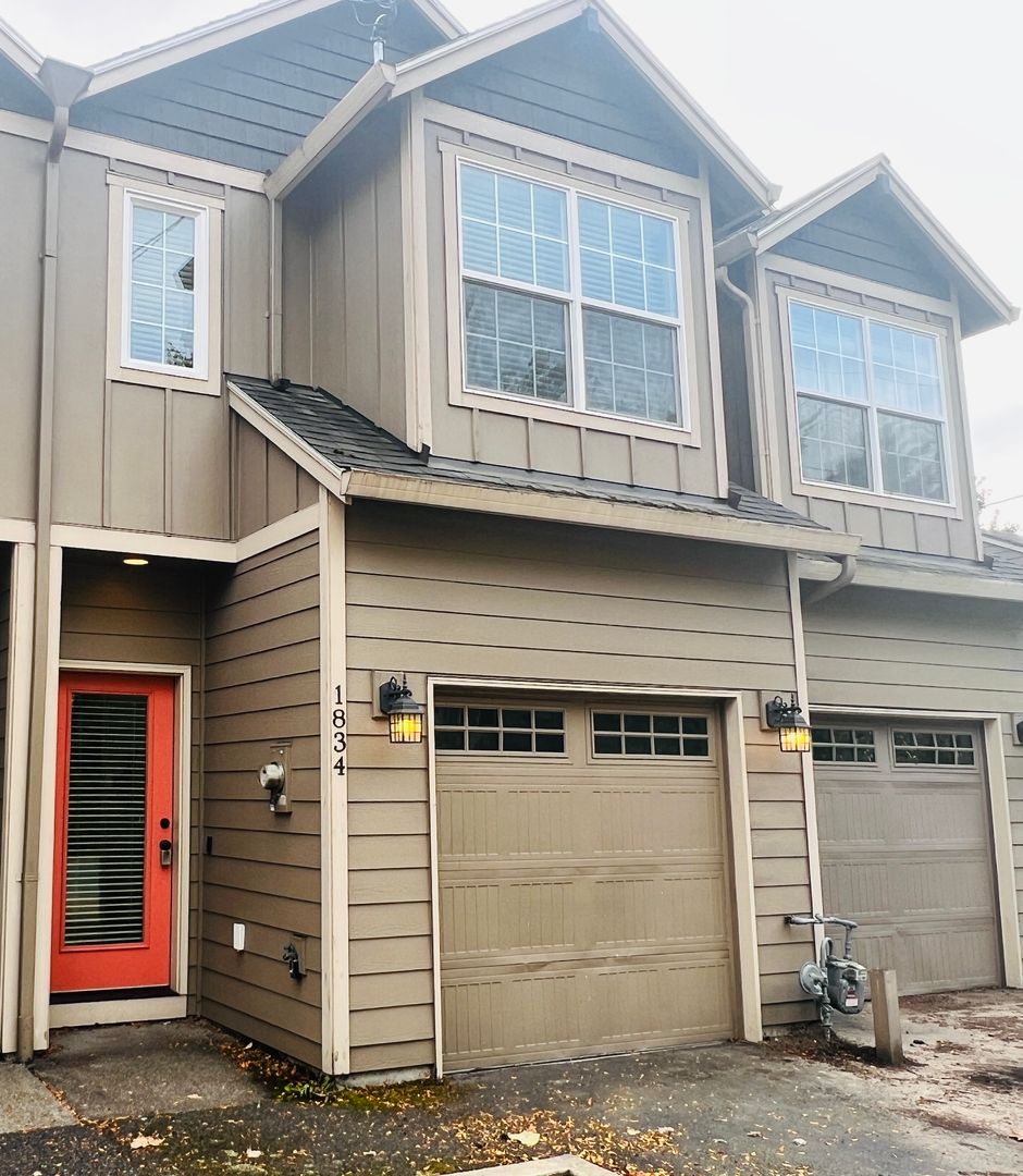 PORTLAND House: 1834 SW EVANS ST