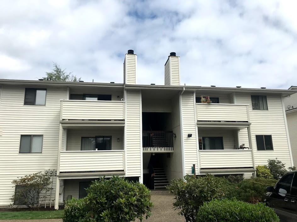 TIGARD House: 11044 SW GREENBURG RD