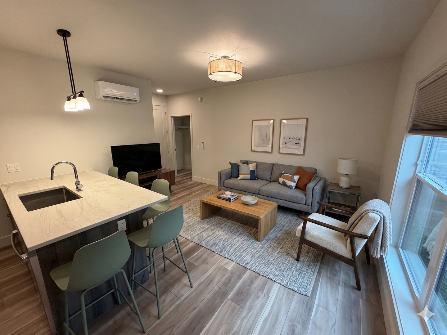 LAKE OSWEGO Apartment: 15948 QUARRY RD.