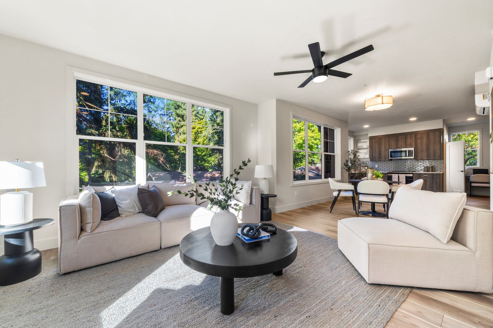 LAKE OSWEGO Apartment: 15948 QUARRY RD.