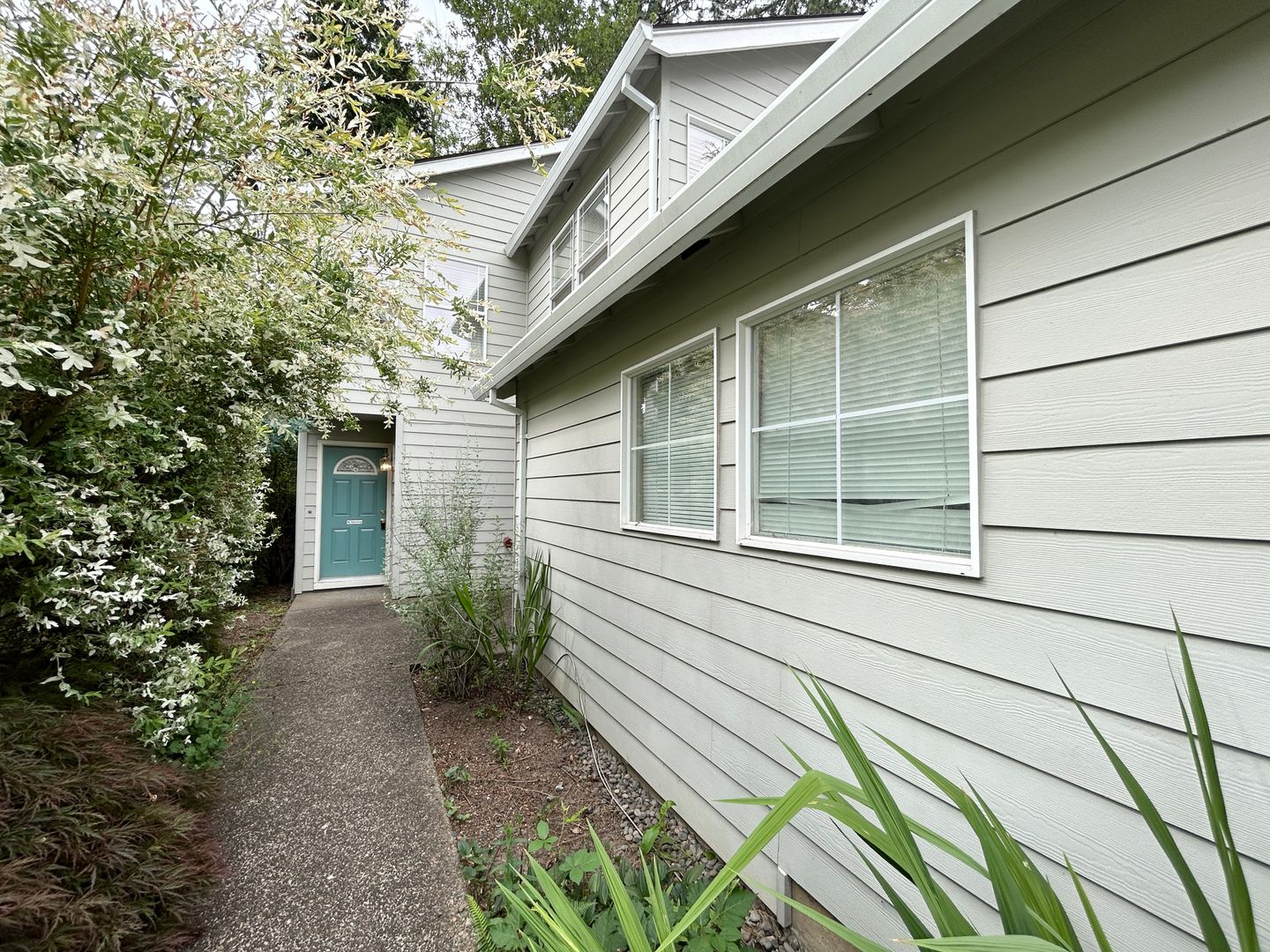 TIGARD House: 9271 SW CLARIDGE DR.