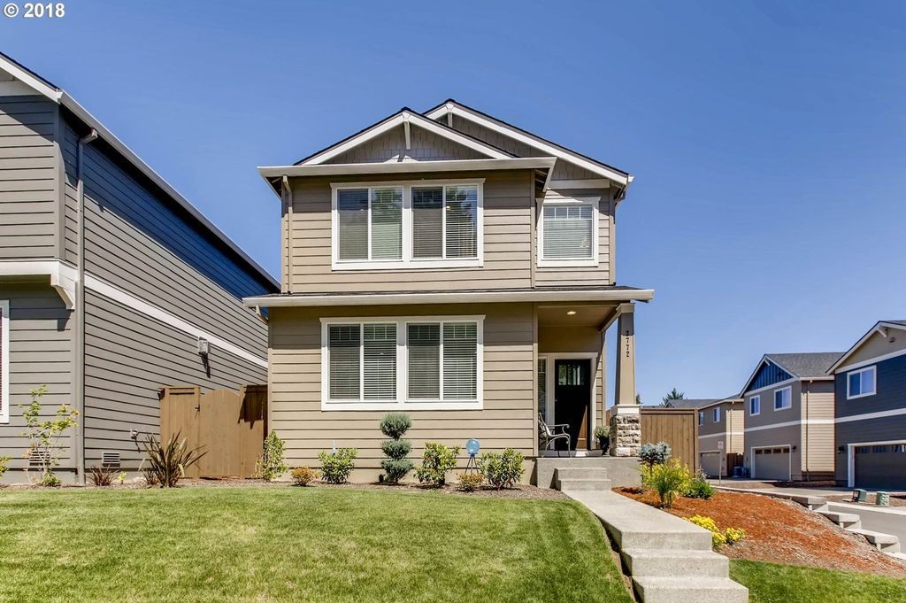 HILLSBORO House: 3772 SE WILLAMETTE AVE