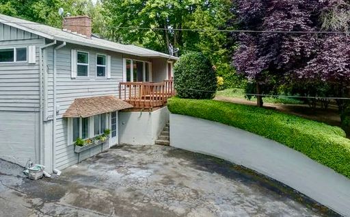 First FULL Month Free! | Updated 2BD/1BA | All Utilities Included | Near Lewis & Clark Law – photo 1