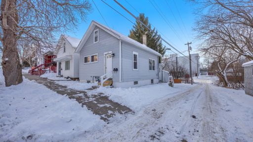 3 Bed 1 Bath Single Family Home – photo 1