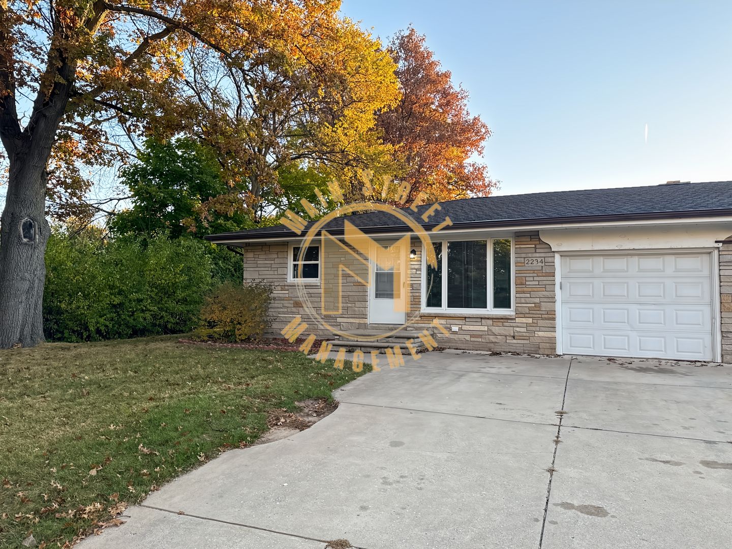 Green Bay Apartment: 2230 Mahon Ct.
