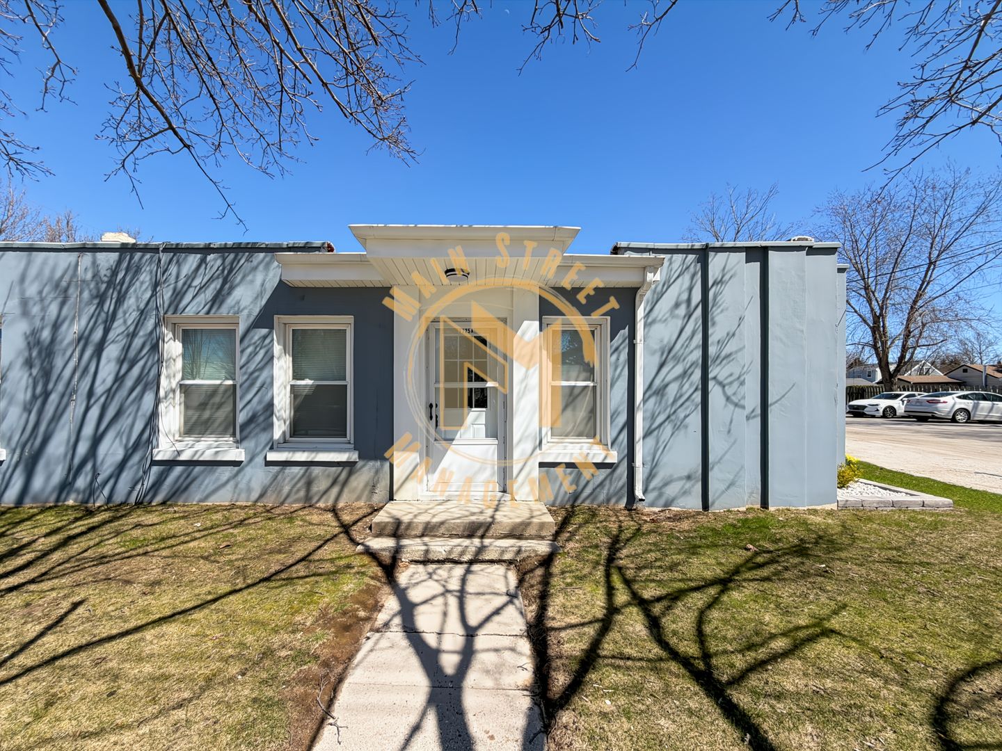 Manitowoc Apartment: 1719 Dewey St.