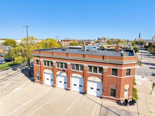 Historic Fire Station Redevelopment Opportunity in Downtown Green Bay – photo 1