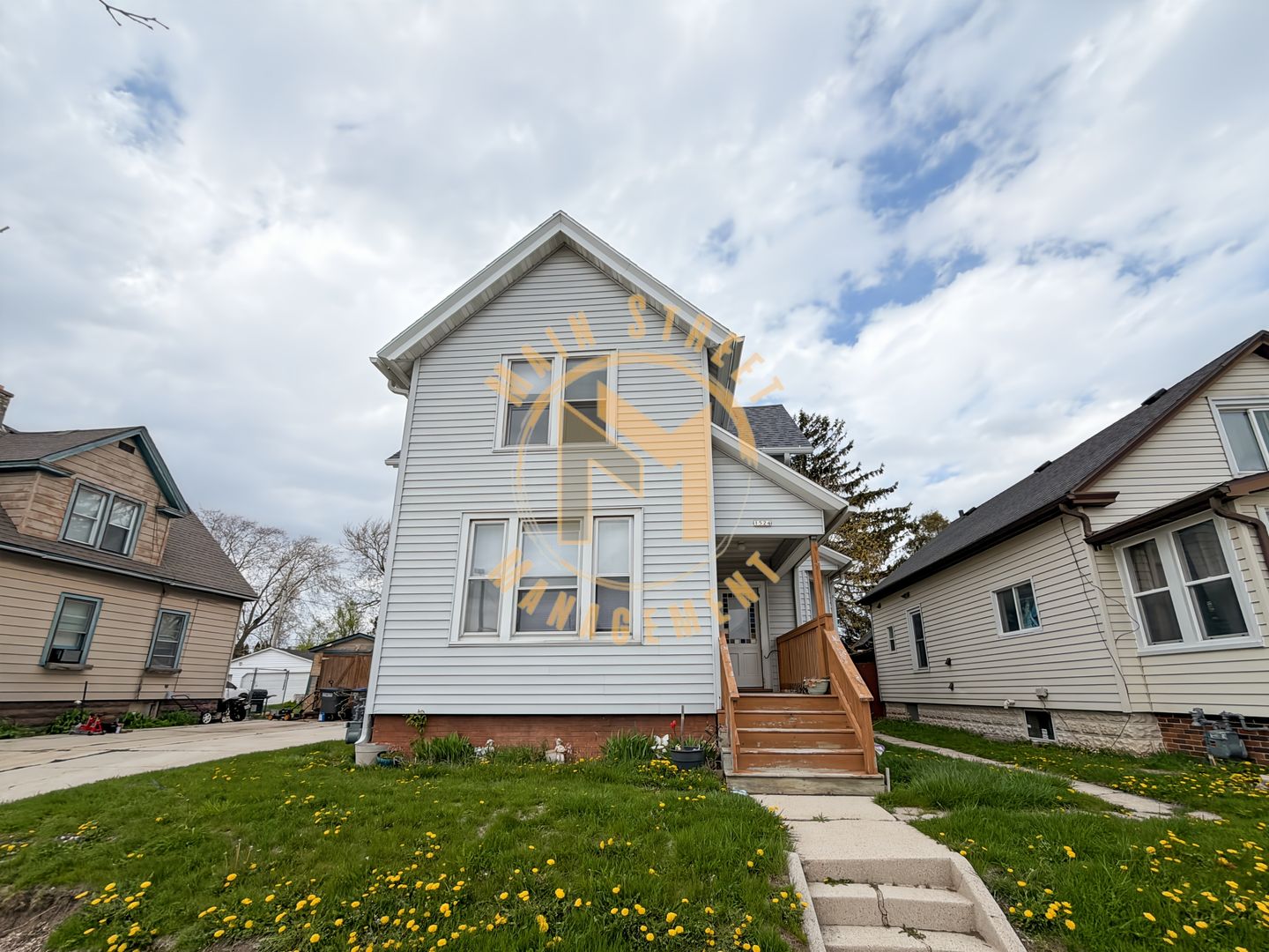 Sheboygan Apartment: 1522 Main Ave