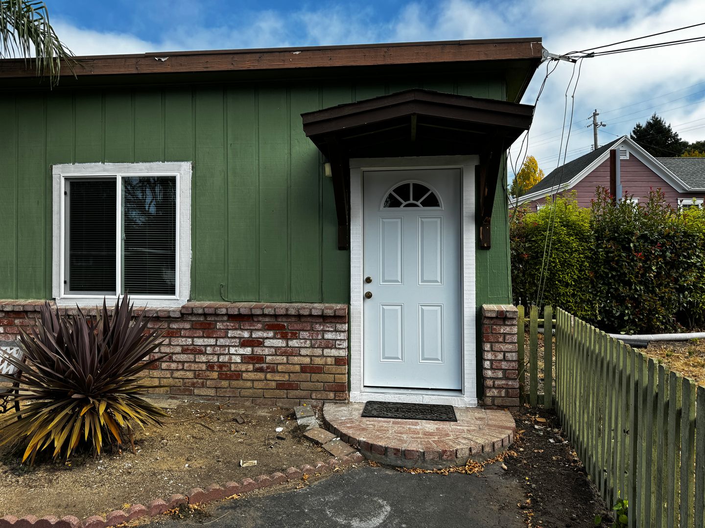 Soquel Apartment: 4941 East Walnut