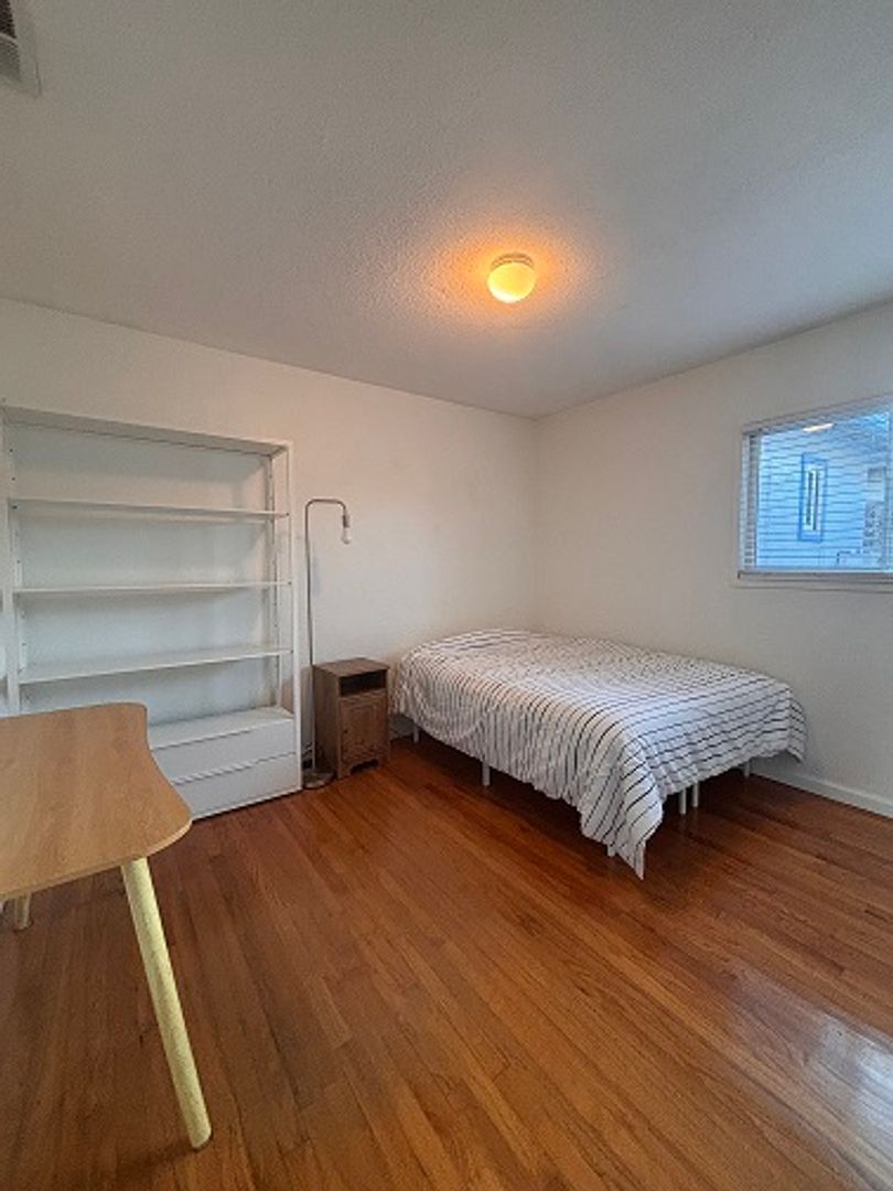 2-2525 E Cliff 6 of 11
